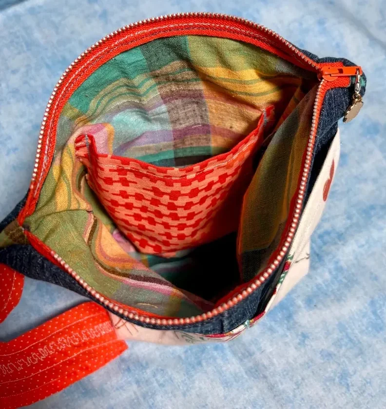 inside of dog pouch